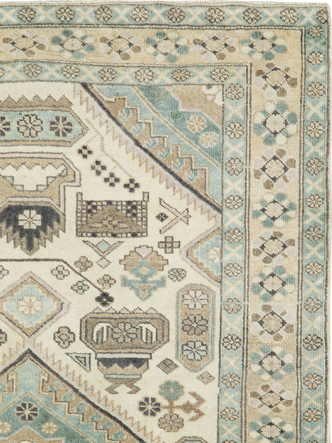 Vintage Persian Ardebil Rug, No.23782 - Gsblank