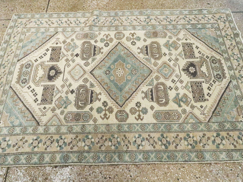 Vintage Persian Ardebil Rug, No.23782 - Gsblank