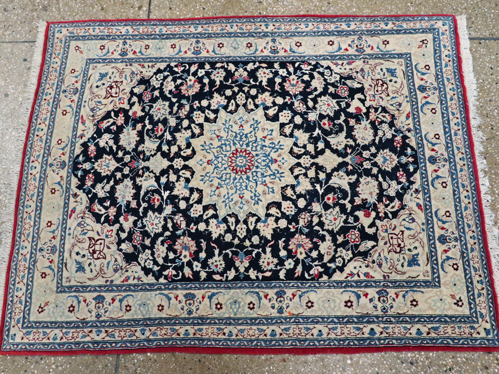 Vintage Persian Nain Rug, No.23799 - Gsblank