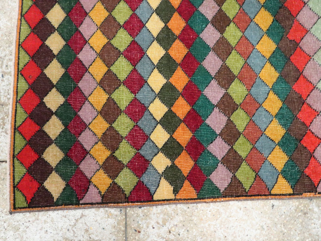 Vintage Turkish Anatolian Accent Rug, No.23825 - Gsblank