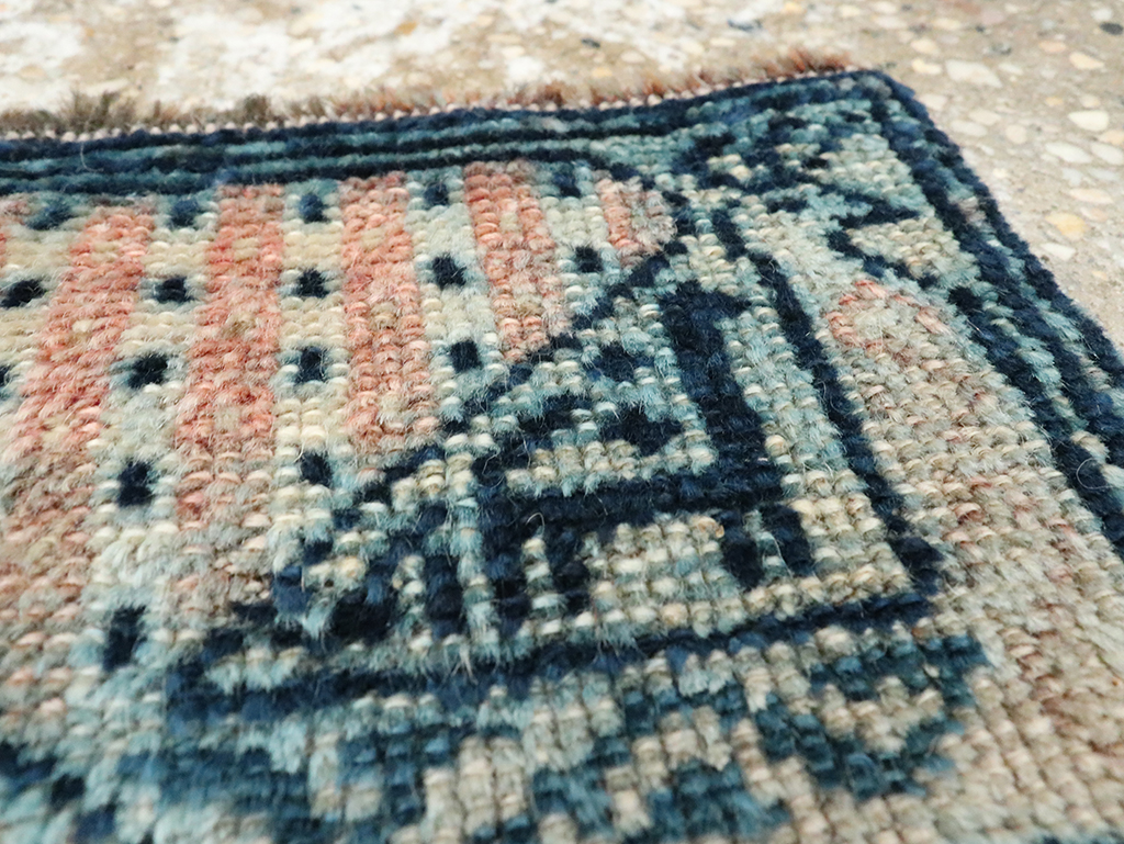 Vintage Persian Qashqai Rug, No.23946 - Gsblank
