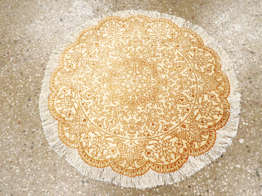 Modern Silk Persian Quom Round Throw Rug, No.23954 - Gsblank