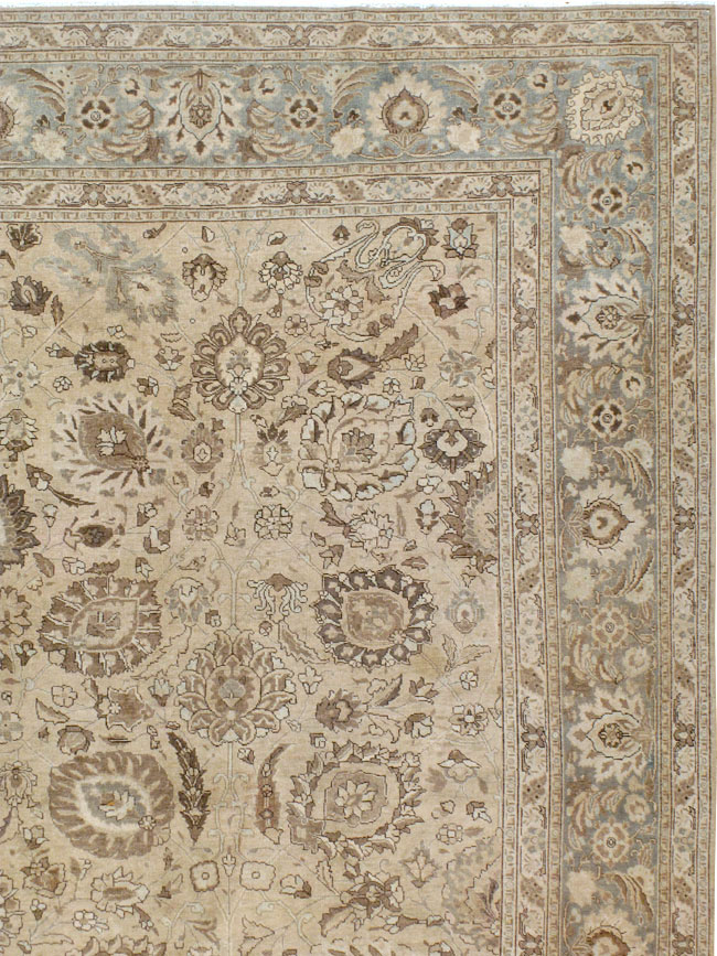 Antique Persian Tabriz Carpet, No.23968 - Gsblank