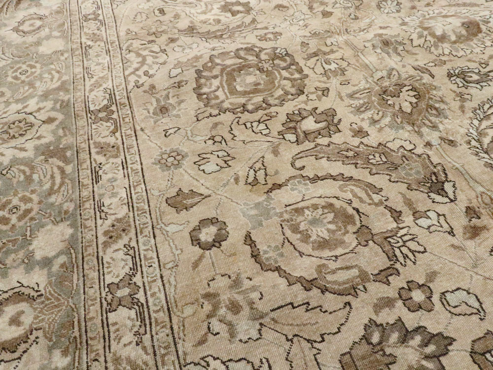 Antique Persian Tabriz Carpet, No.23968 - Gsblank