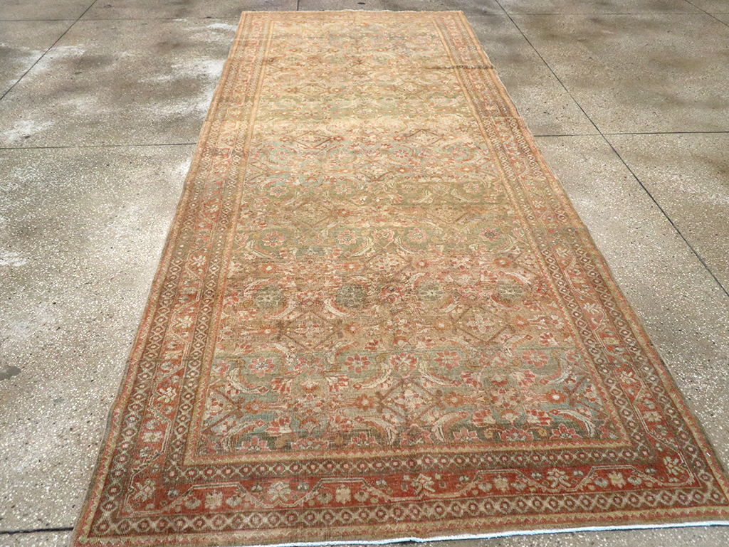 Antique Persian Mahal Gallery Carpet, No.23969 - Gsblank
