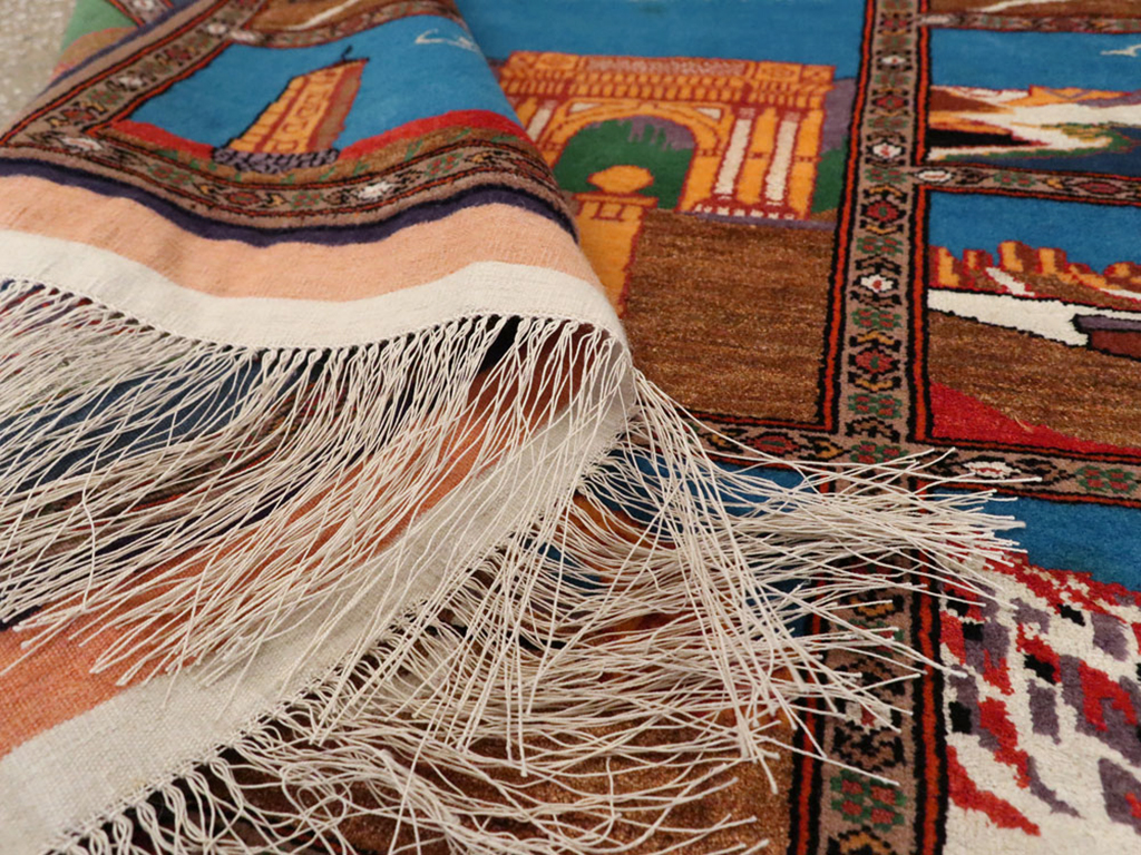 Vintage Persian Qashqai Pictorial Rug, No.24024 - Gsblank