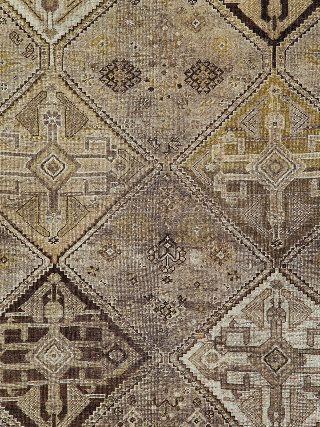 Antique Persian Shiraz Rug, No.24060 - Gsblank