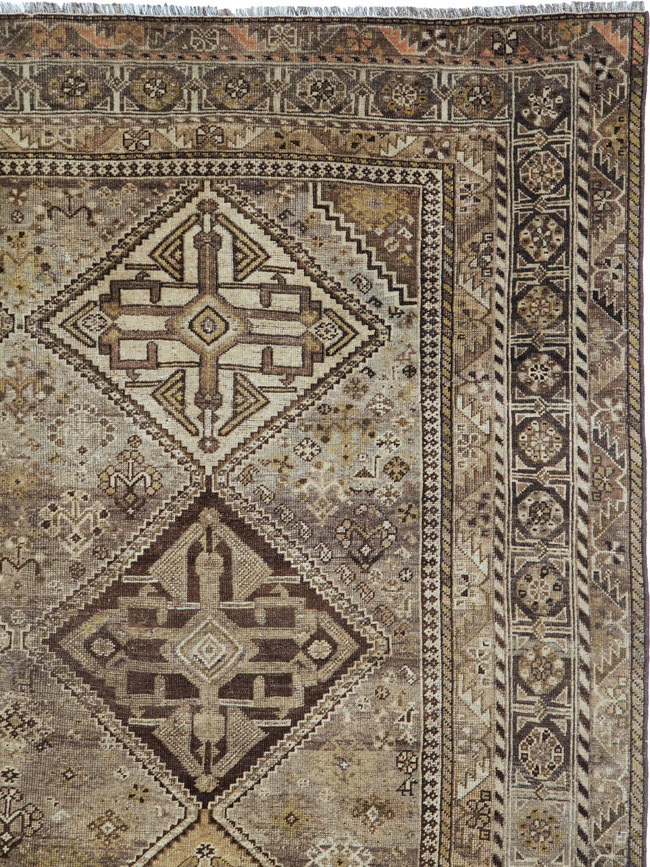 Antique Persian Shiraz Rug, No.24060 - Gsblank