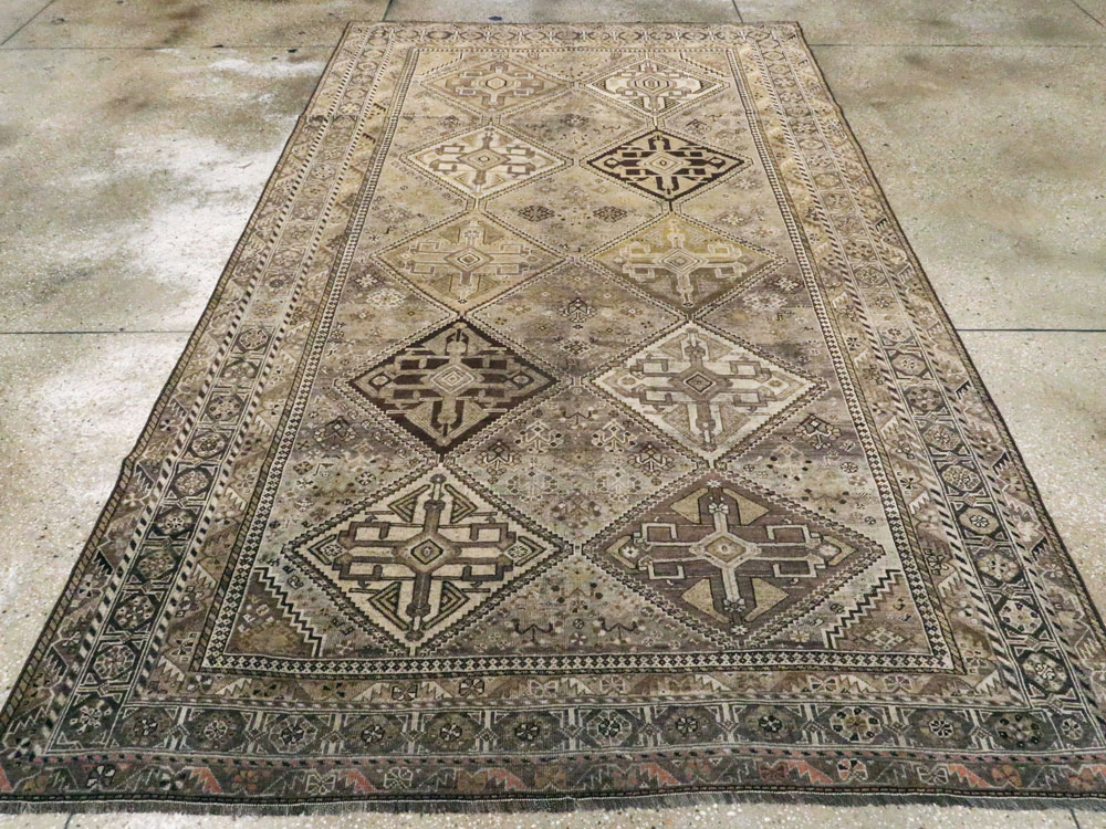 Antique Persian Shiraz Rug, No.24060 - Gsblank