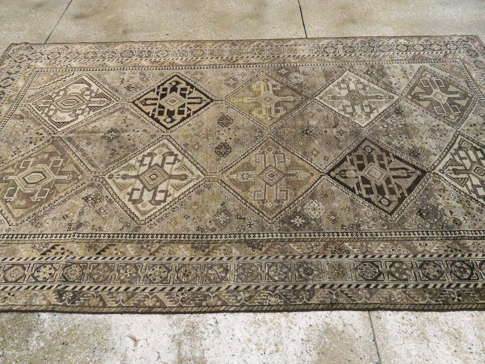 Antique Persian Shiraz Rug, No.24060 - Gsblank