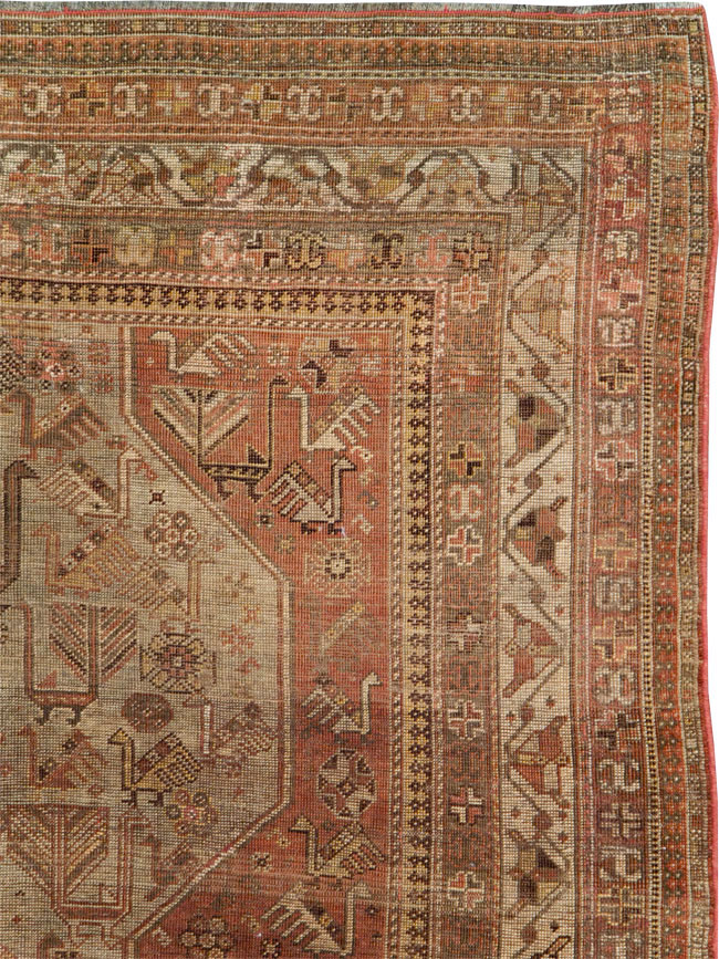 Antique Persian Shiraz Accent Rug, No.24072 - Gsblank