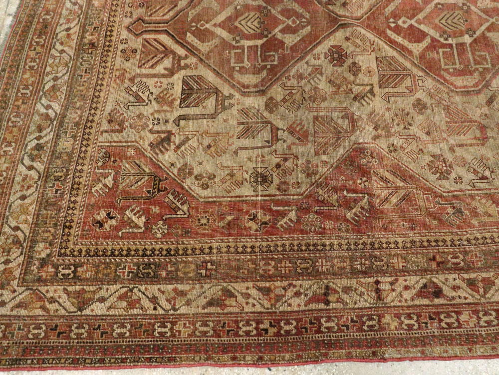 Antique Persian Shiraz Accent Rug, No.24072 - Gsblank