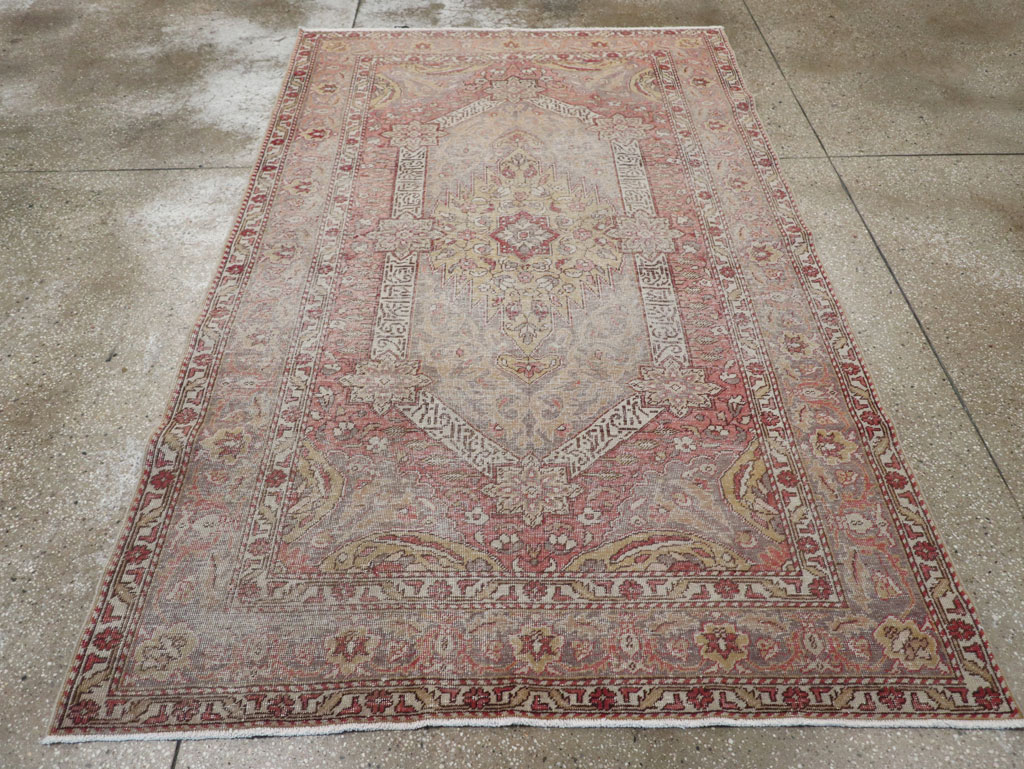 Vintage Turkish Sivas Distressed Rug, No.24121 - Gsblank