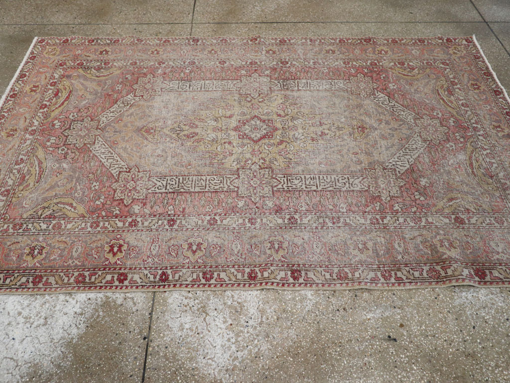 Vintage Turkish Sivas Distressed Rug, No.24121 - Gsblank