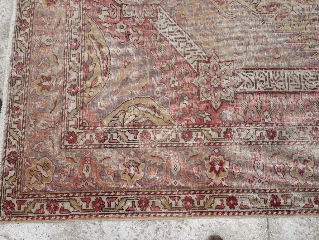 Vintage Turkish Sivas Distressed Rug, No.24121 - Gsblank