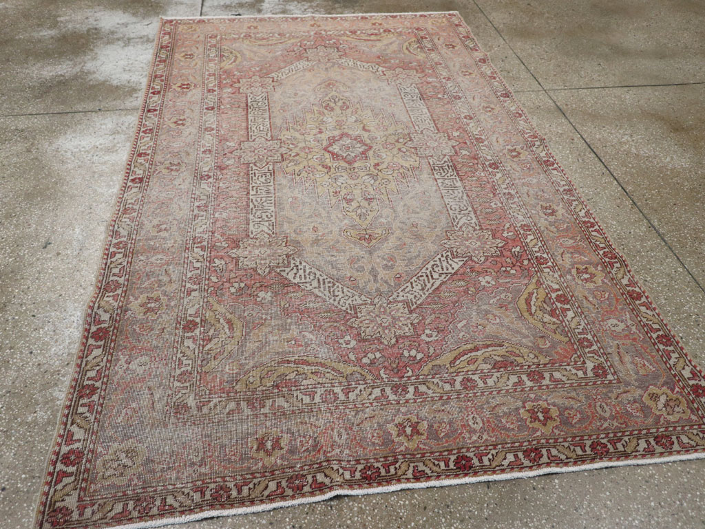 Vintage Turkish Sivas Distressed Rug, No.24121 - Gsblank