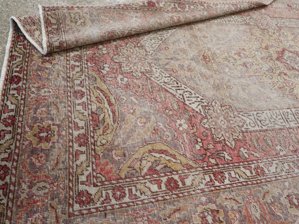 Vintage Turkish Sivas Distressed Rug, No.24121 - Gsblank