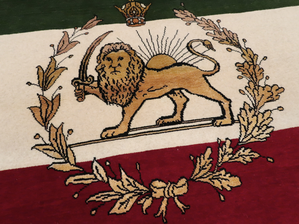 Vintage Persian Tabriz Flag Pictorial Rug, No.24189 - Gsblank