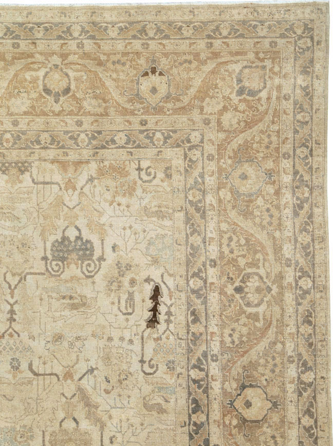 Antique Persian Tabriz Carpet, No.24192 - Gsblank