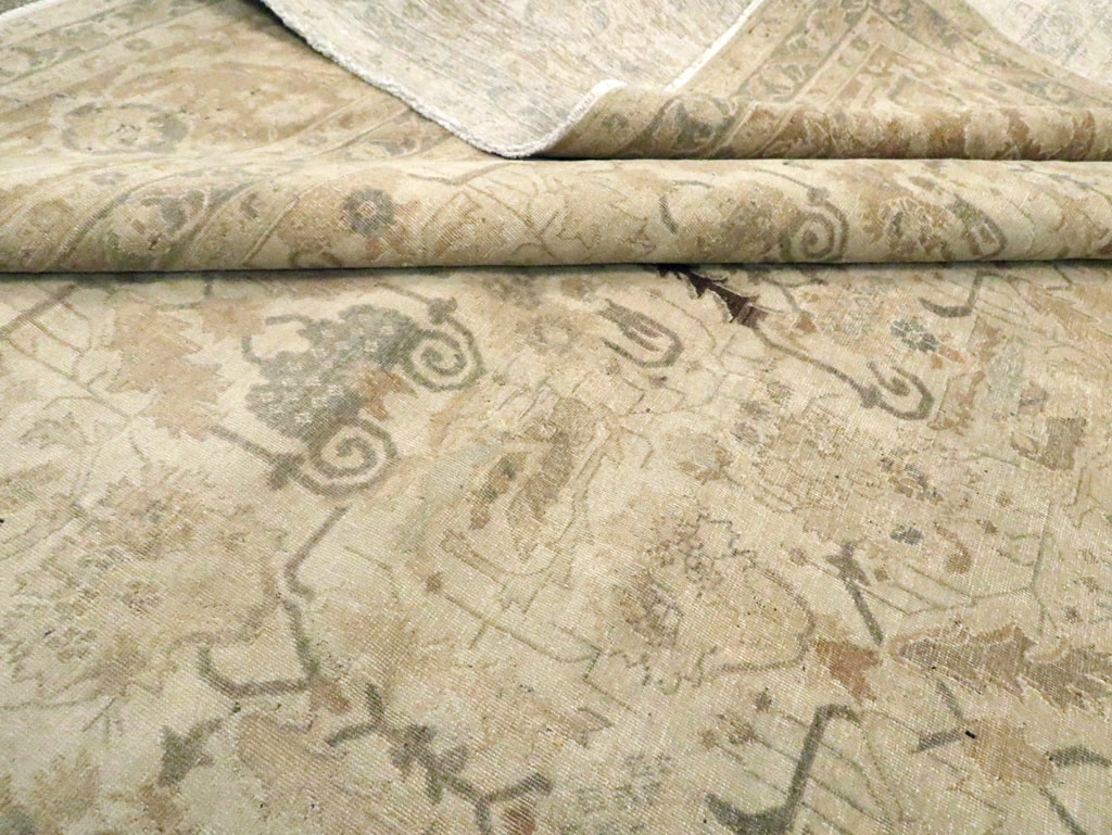 Antique Persian Tabriz Carpet, No.24192 - Gsblank