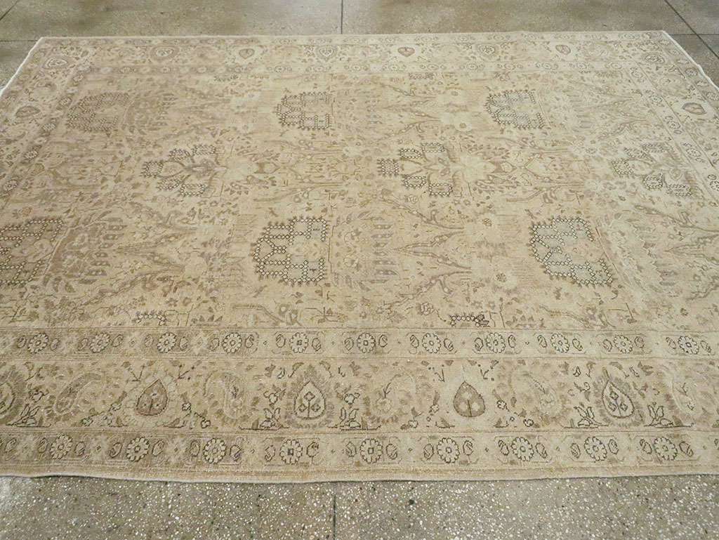 Vintage Persian Tabriz Accent Carpet, No.24210 - Gsblank