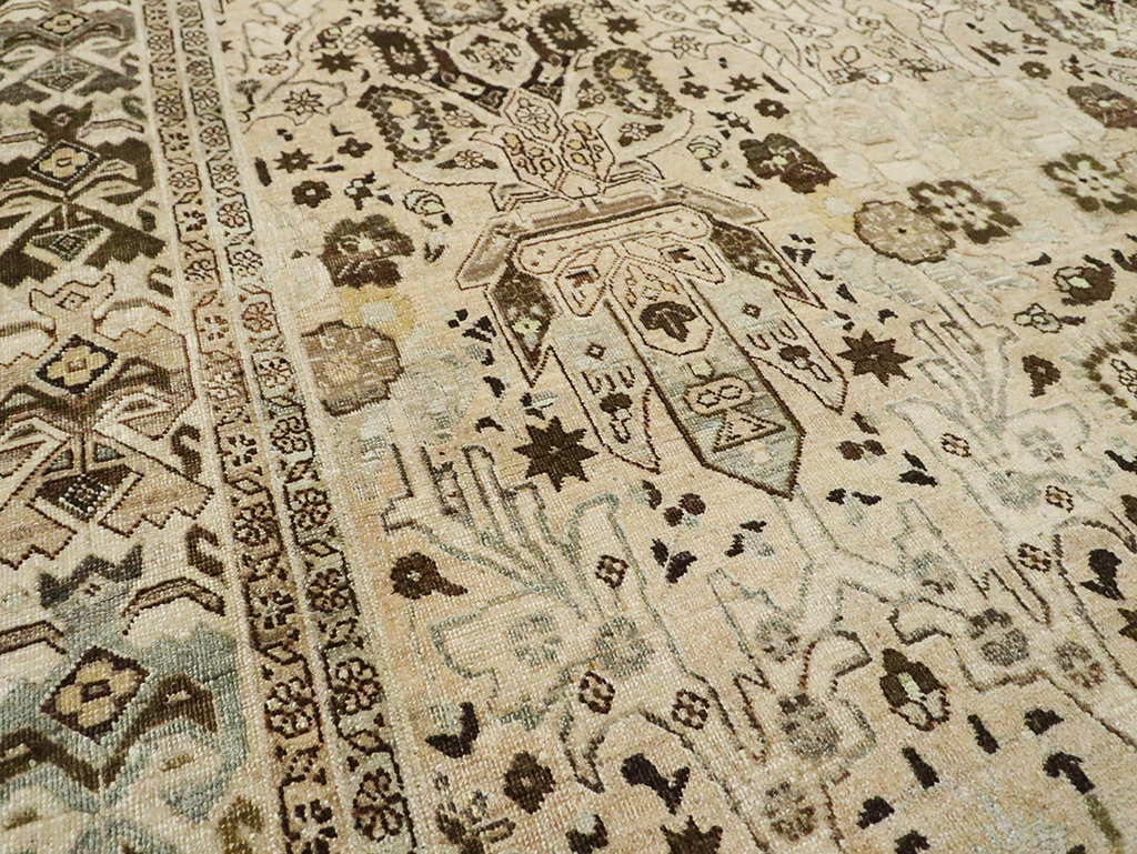 Antique Persian Tabriz Carpet, No.24216 - Gsblank