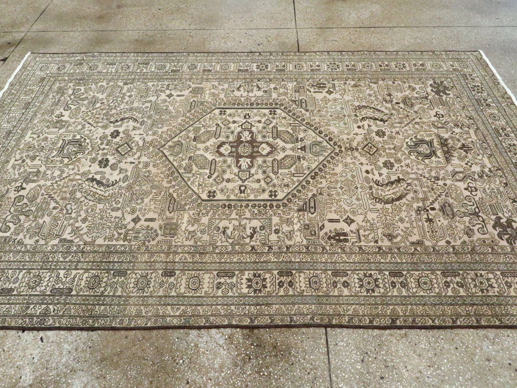 Vintage Persian Tabriz Accent Carpet, No.24219 - Gsblank