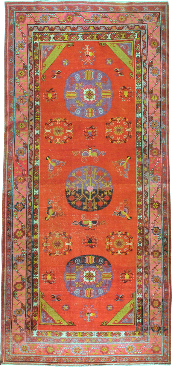 Antique East Turkestan Khotan Gallery Carpet, No.24237 - Gsblank