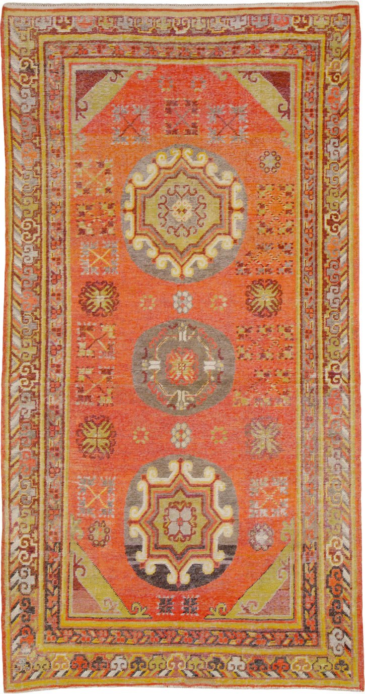 Vintage East Turkestan Khotan Carpet, No.24238 - Gsblank