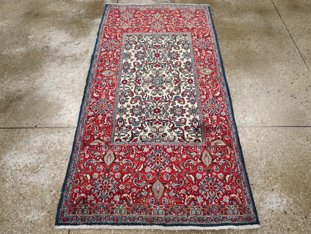 Vintage Persian Isfahan Rug, No.24252 - Gsblank