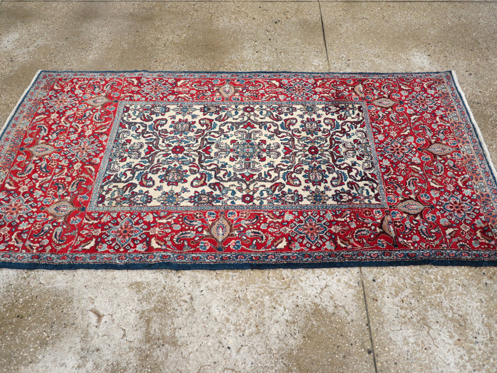 Vintage Persian Isfahan Rug, No.24252 - Gsblank