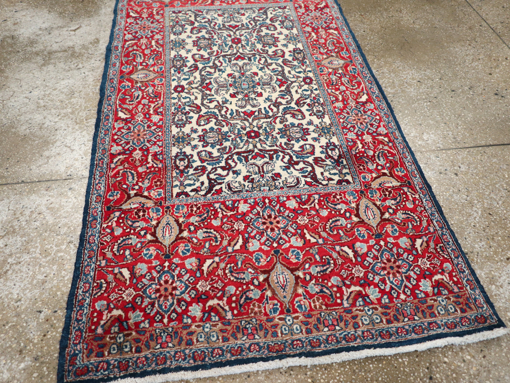 Vintage Persian Isfahan Rug, No.24252 - Gsblank