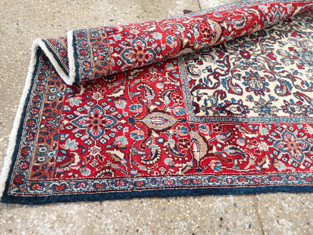 Vintage Persian Isfahan Rug, No.24252 - Gsblank