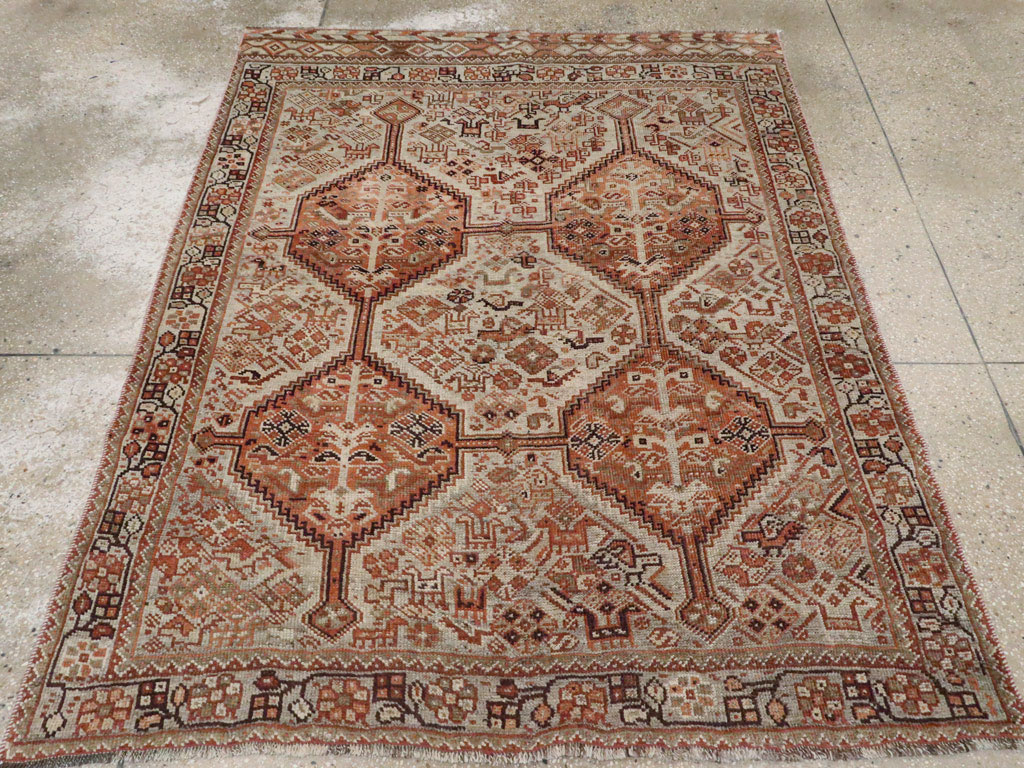 Antique Persian Shiraz Rug, No.24273 - Gsblank