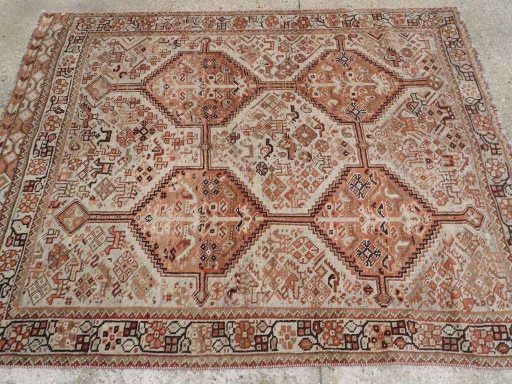 Antique Persian Shiraz Rug, No.24273 - Gsblank