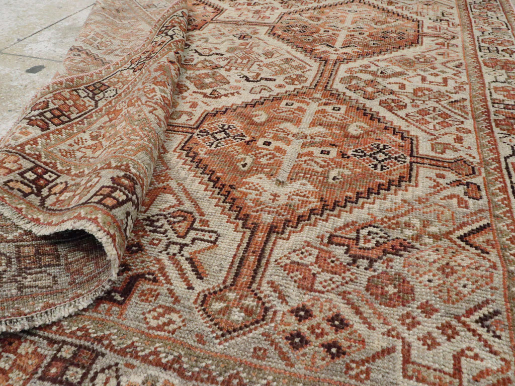 Antique Persian Shiraz Rug, No.24273 - Gsblank