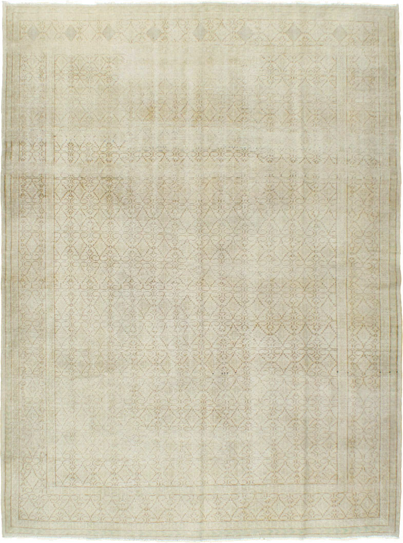 Vintage Turkish Sivas Distressed Carpet, No.24288 - Gsblank