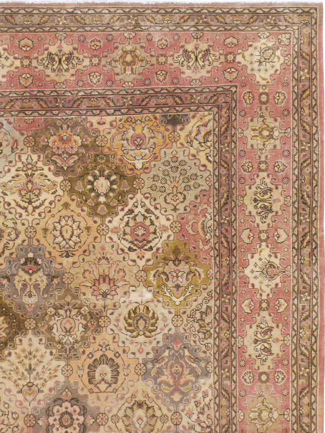 Vintage Persian Tabriz Carpet, No.24321 - Gsblank