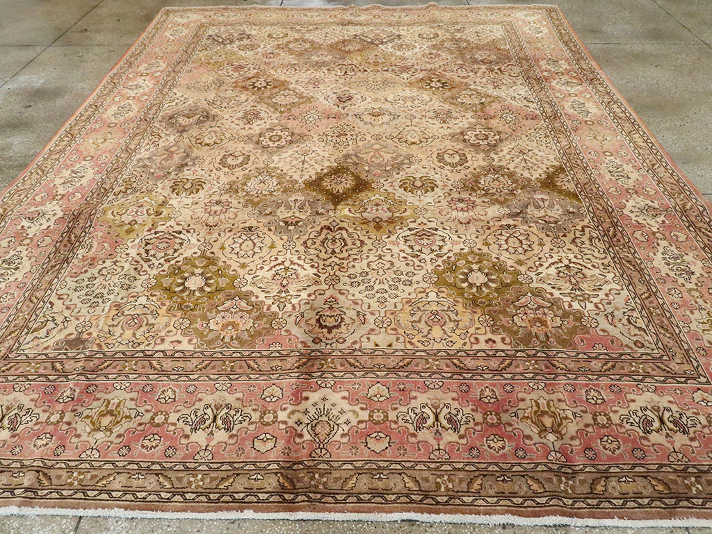 Vintage Persian Tabriz Carpet, No.24321 - Gsblank