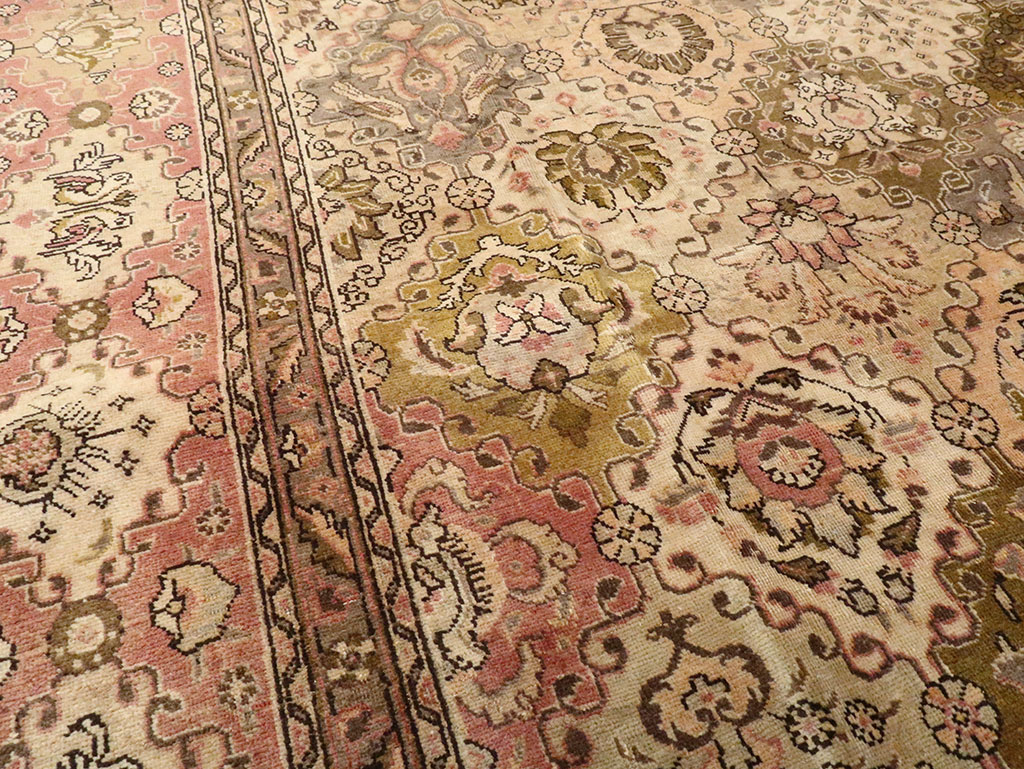 Vintage Persian Tabriz Carpet, No.24321 - Gsblank