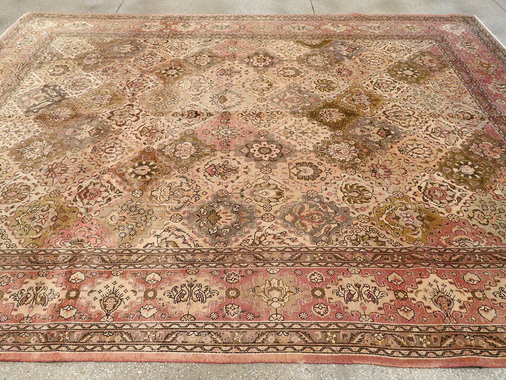 Vintage Persian Tabriz Carpet, No.24321 - Gsblank
