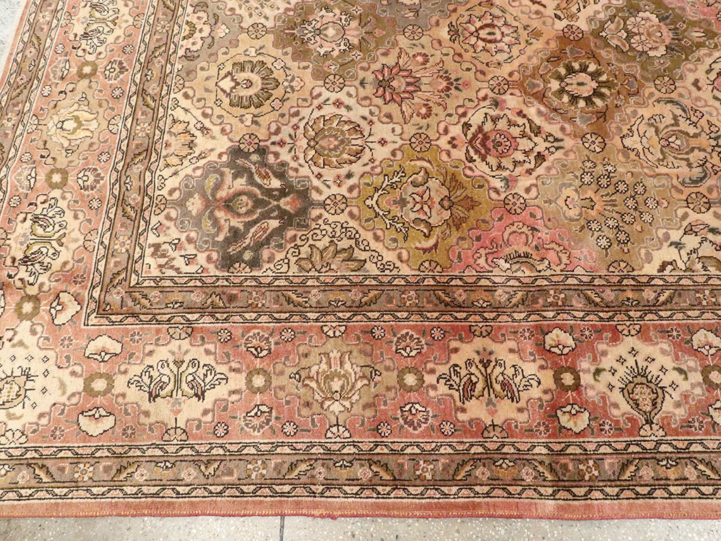 Vintage Persian Tabriz Carpet, No.24321 - Gsblank