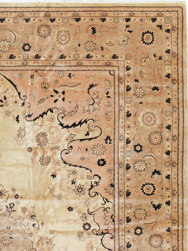 Antique Turkish Sivas Carpet, No.24322 - Gsblank