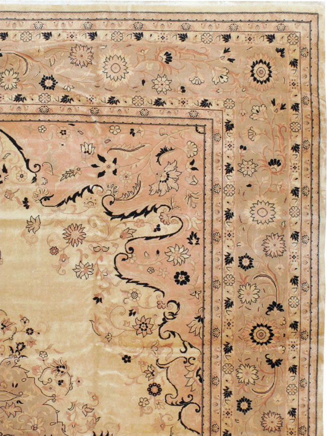 Antique Turkish Sivas Carpet, No.24322 - Gsblank