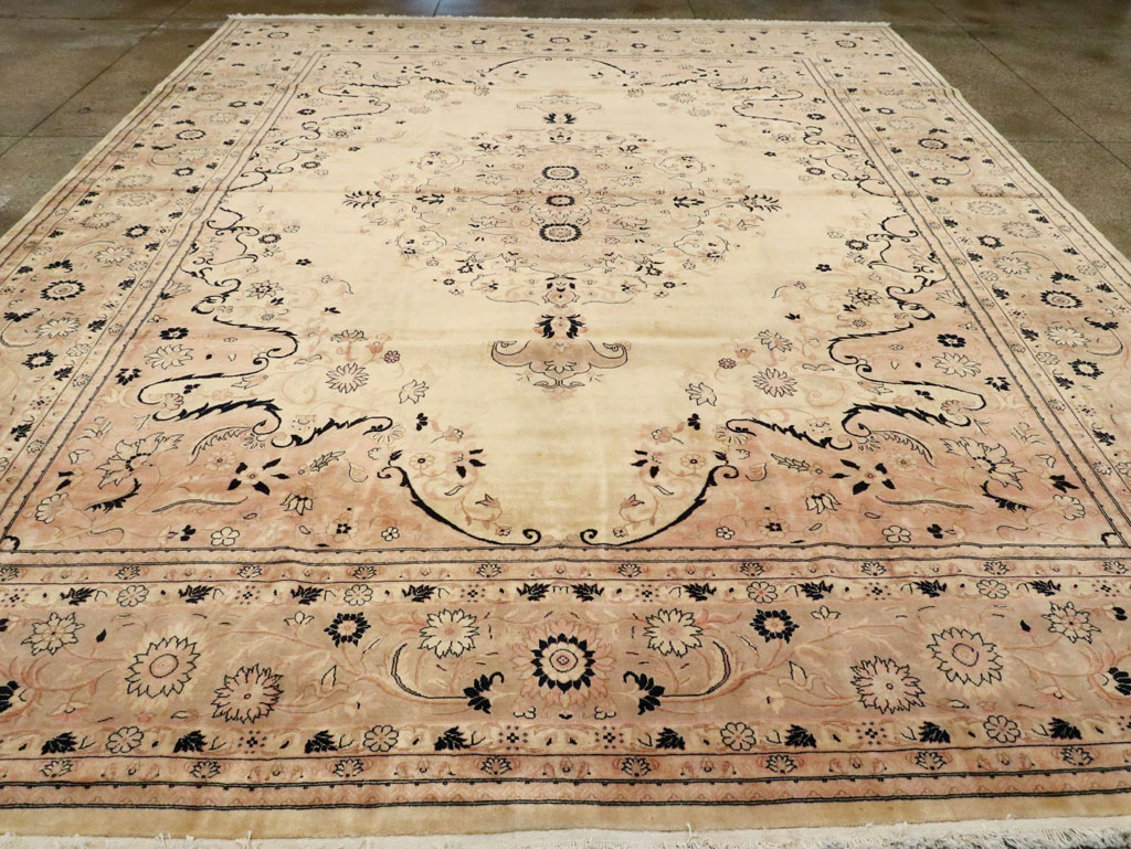 Antique Turkish Sivas Carpet, No.24322 - Gsblank