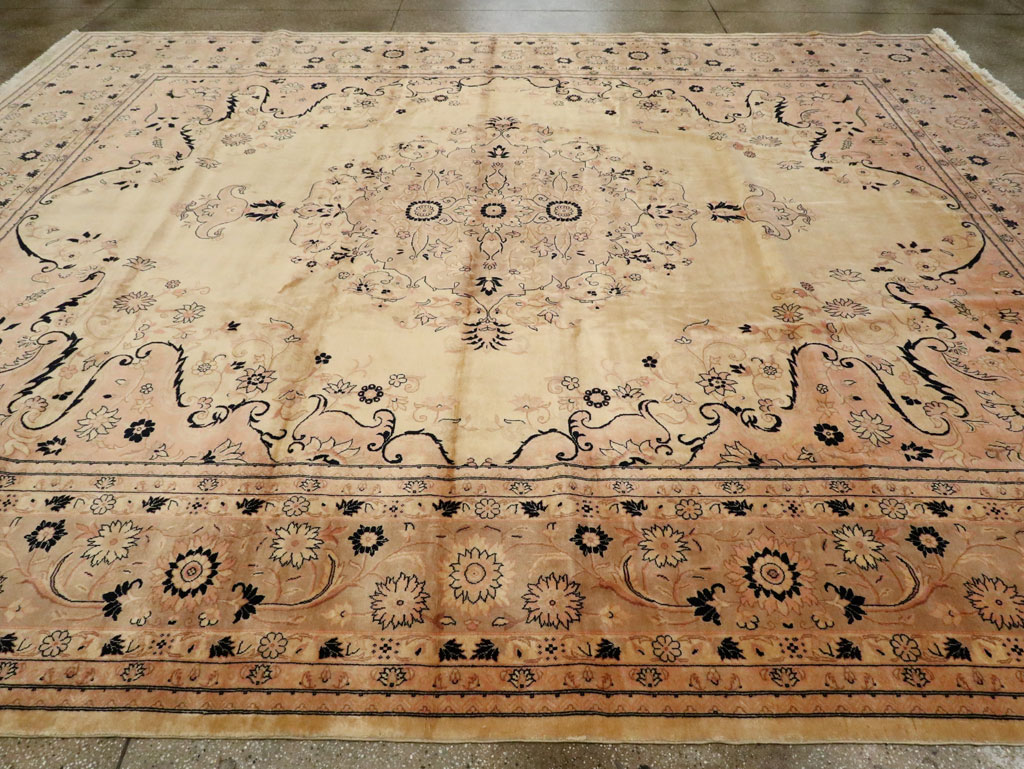 Antique Turkish Sivas Carpet, No.24322 - Gsblank