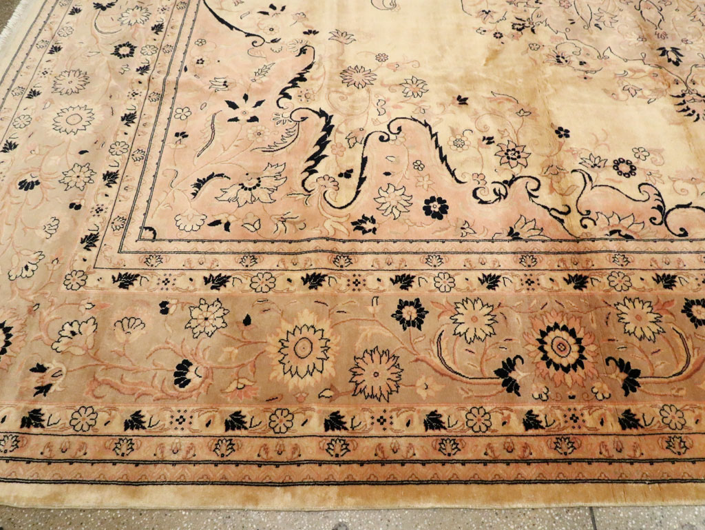 Antique Turkish Sivas Carpet, No.24322 - Gsblank