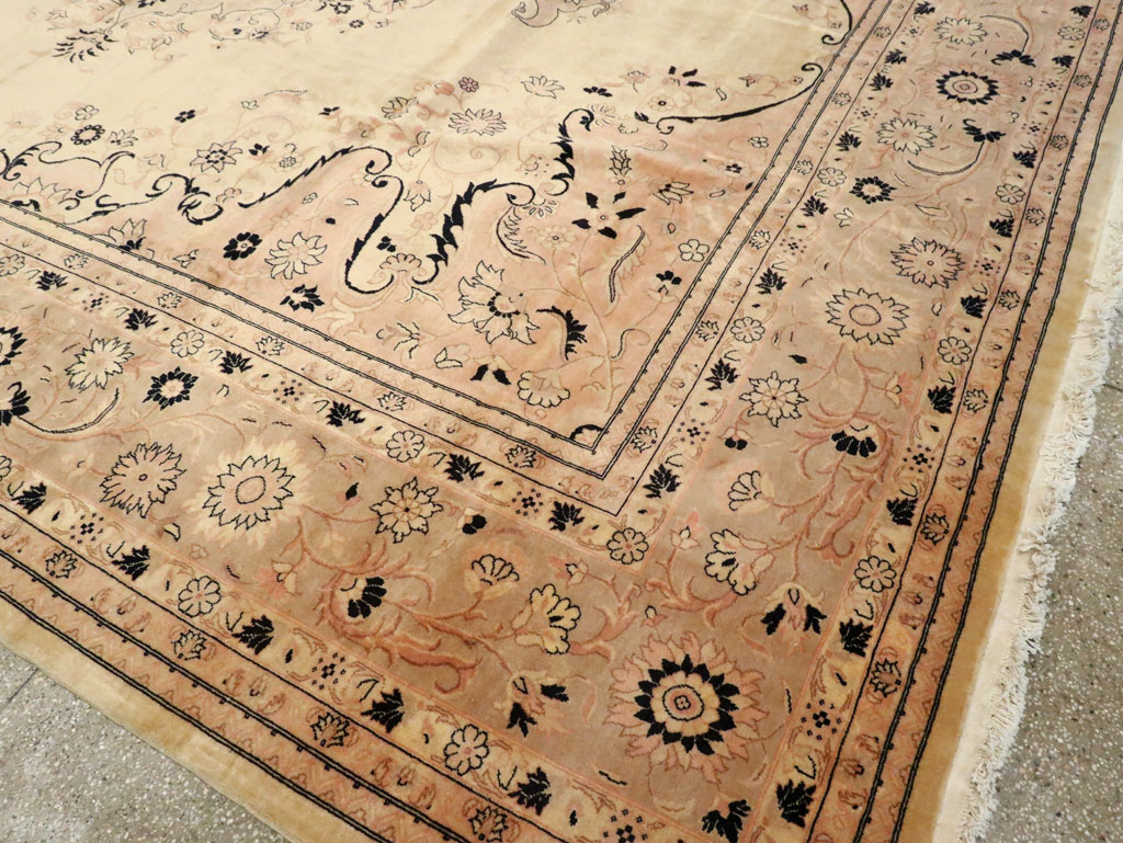 Antique Turkish Sivas Carpet, No.24322 - Gsblank