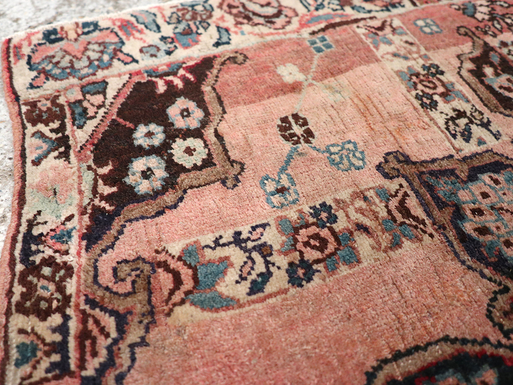 Vintage Persian Bidjar Rug, No.24348 - Gsblank