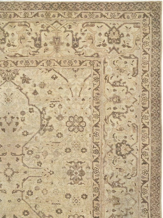 Antique Persian Tabriz Room Size Carpet, No.24379 - Gsblank